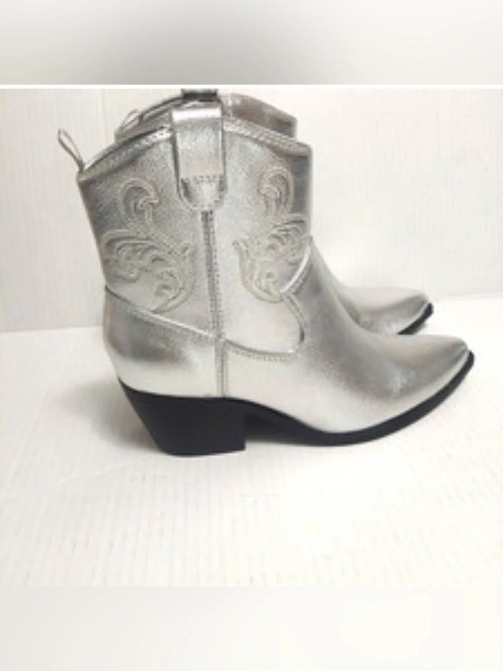Old Navy Silver Metallic Western Ankle Boots